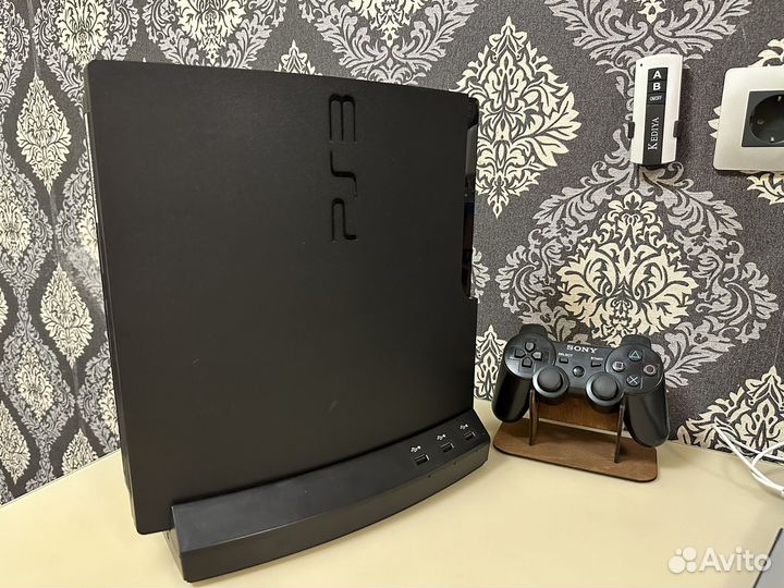 Sony PS3 slim прошитая + игры