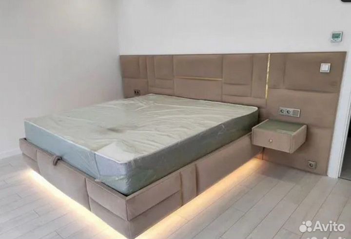 Парящая двухспальная кровать Хит