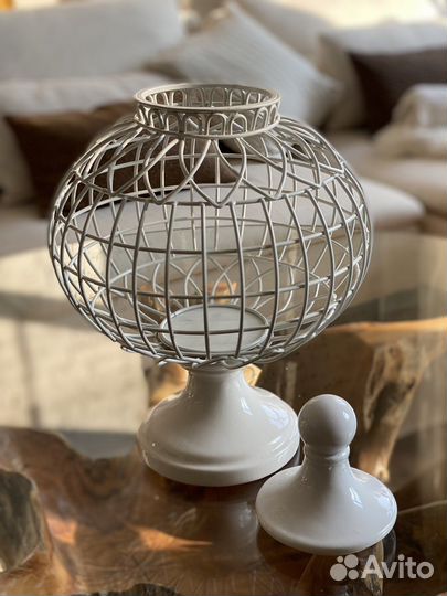 Ваза на ножке с крышкой