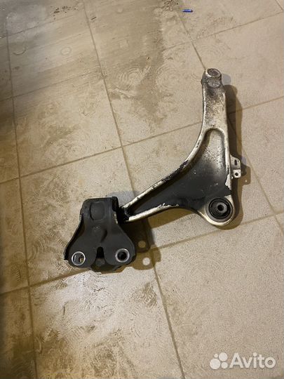 Рычаг педний правый Volvo s60 2010