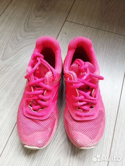 Кроссовки для девочки