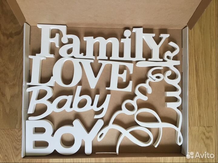 Фотобутофория Объёмные слова, меловые доски, усики