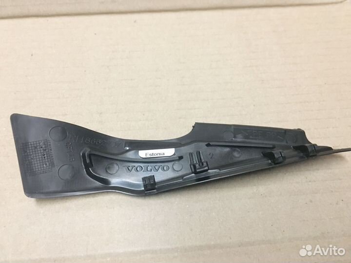 Уплотнитель дренаж накладка крыла NEW Вольво XC90