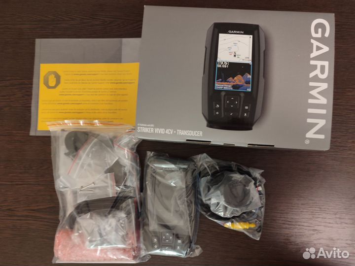 Эхолот Garmin striker Vivid 4cv.с датчиком GT20