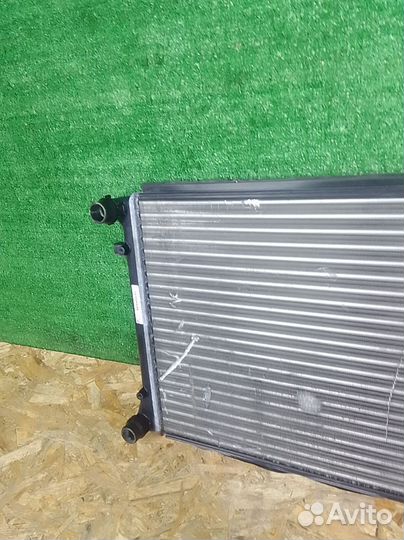 Радиатор охлождения Volkswagen Passat B6