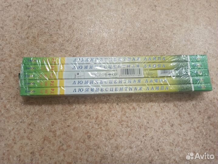 Лампа люминесцентная лл 8Вт Т4 G5. Цвет белый