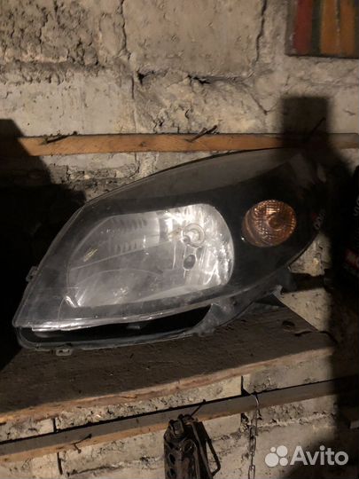 Фара renault sandero stepway 1