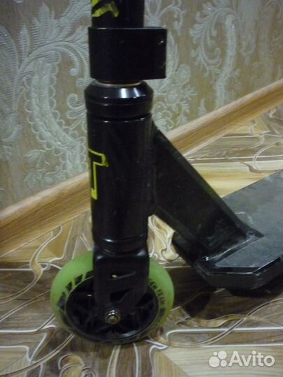 Трюковой самокат Tech Team Duker 202