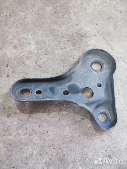 Кронштейн передней балки Mazda 6 GH