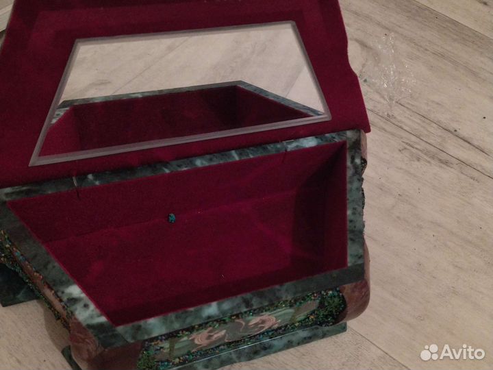 Шкатулка из малахита