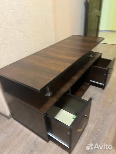 Телевизионная стойка