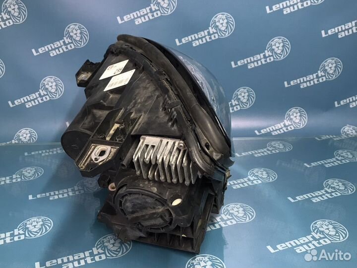 Фара правая Mercedes Benz X156