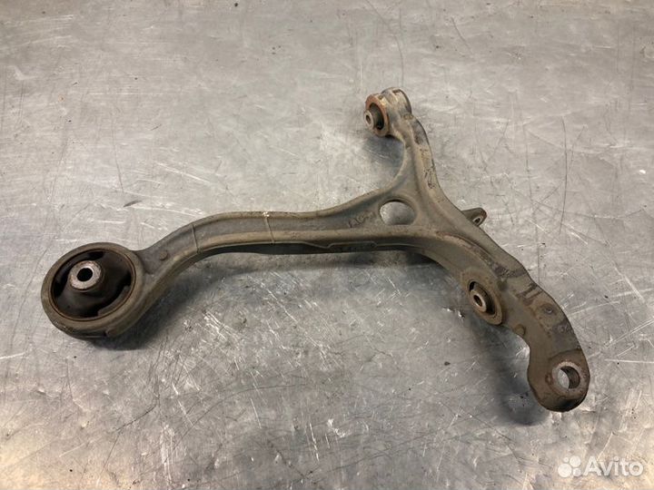 Рычаг подвески передний правый Honda Accord CU2