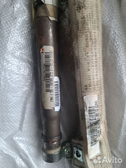 Шторка безопасности Toyota Avensis