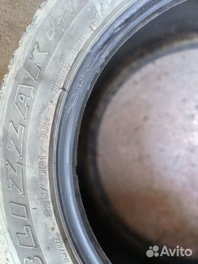 Bridgestone Blizzak DM-V1 225/60 R17