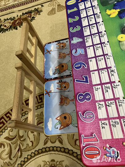 Детский стол и стулья