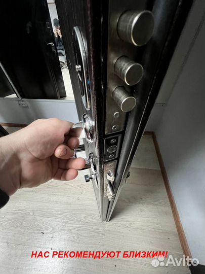Тяжелая дверь металлическая под ключ