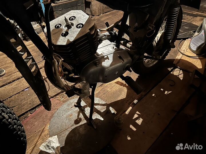 Продам мотоцикл по запчастям зид сова 175