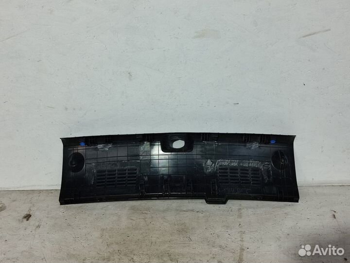 Обшивка панели задка Rio 4 FB