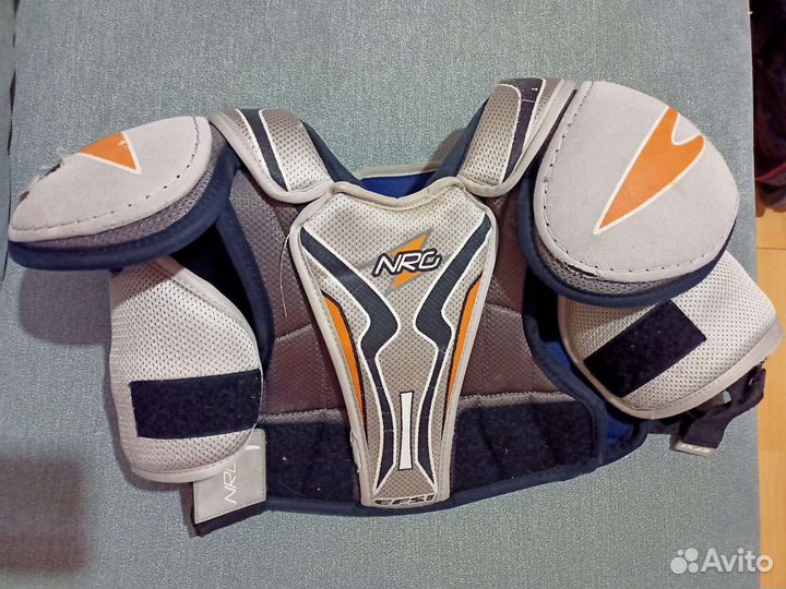 Нагрудник хоккейный