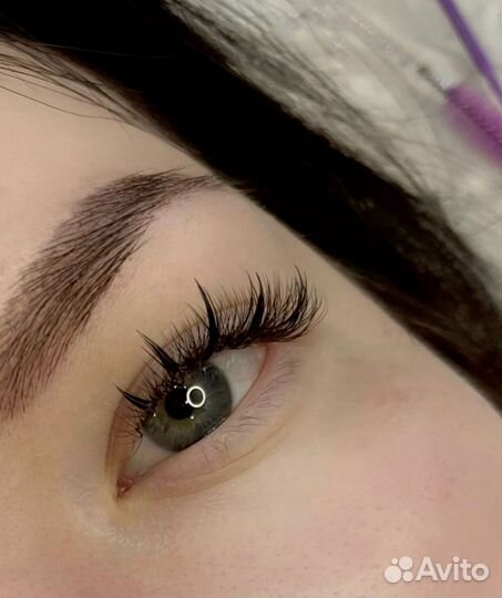 Модель на наращивание ресниц