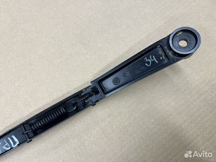 Поводок лобового стекла правый Киа Спортейдж 3