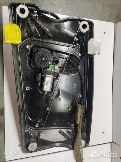 Стеклоподъемник электр. передний правый freelander