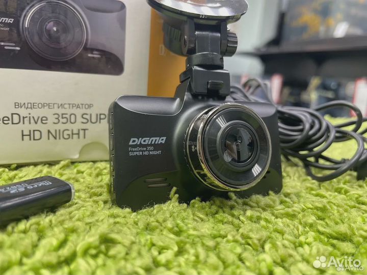 Видеорегистратор Digma FreeDrive 208 night