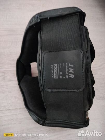 Боксерские перчатки детские, и боксёрский шлем