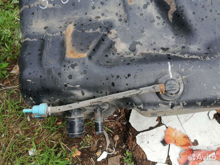 Топливный бак Киа Рио 1