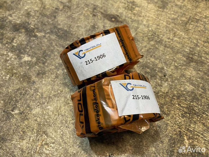 Втулка 215-1906