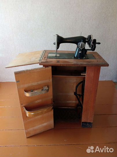 Швейная машинка ножная подольск