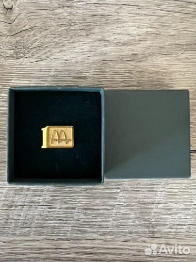 Значок Macdonalds 1 год