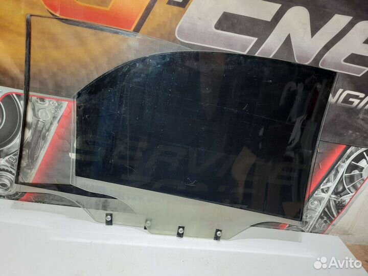 Стекло задней R и L двери Chevrolet Lanos