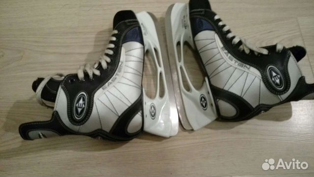 Коньки хоккейные