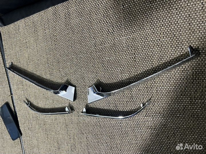 Хром задних фонарей Камри 55