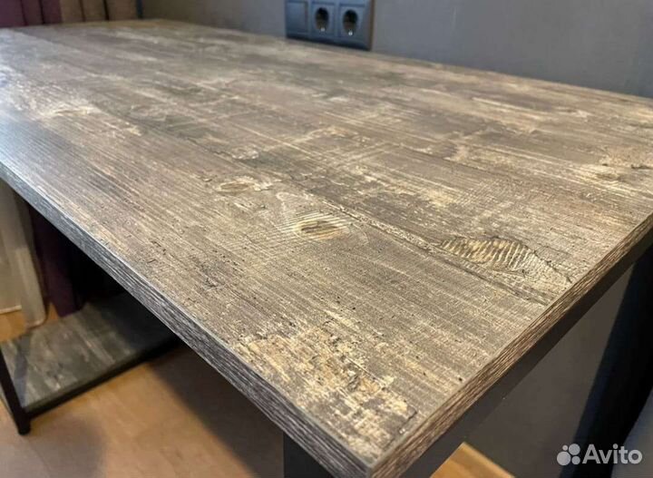 Компьютерный письменный стол