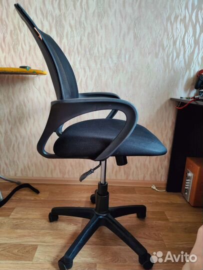 Компьютерное кресло офисное кресло