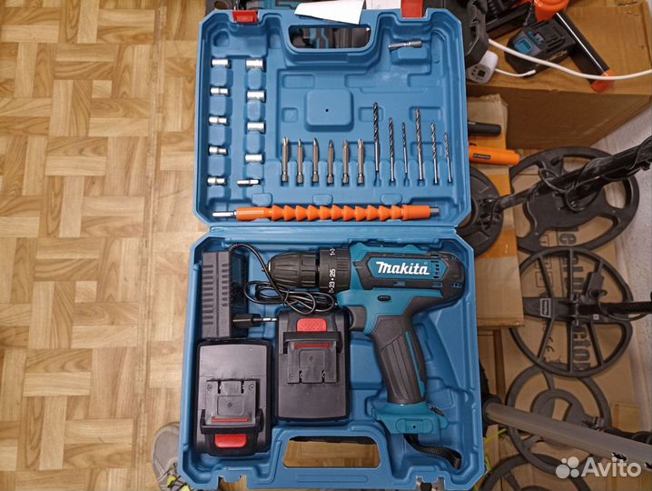 Шуруповерт makita новый 18v