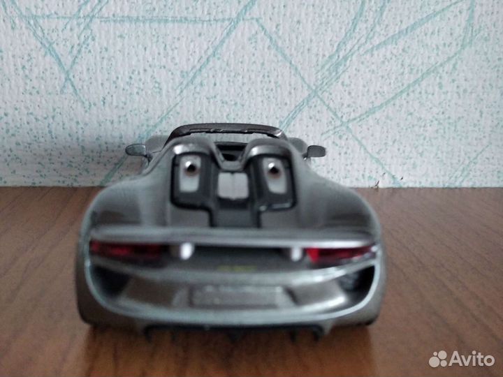 Коллекционная модель Porsche 918 spyder