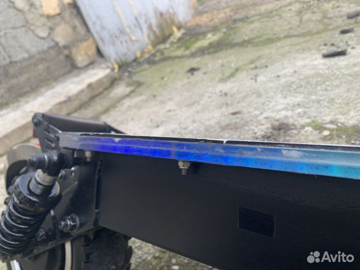 Продаю электросамокат