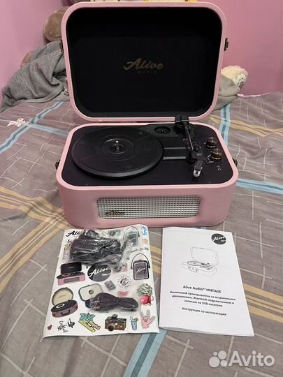 Виниловый проигрыватель alive audio розовый