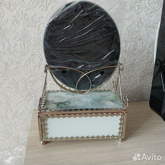 Шкатулка с зеркалом