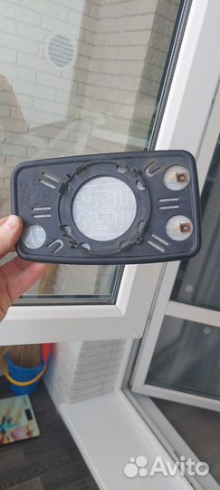 Зеркальный элемент левого зеркала на приору