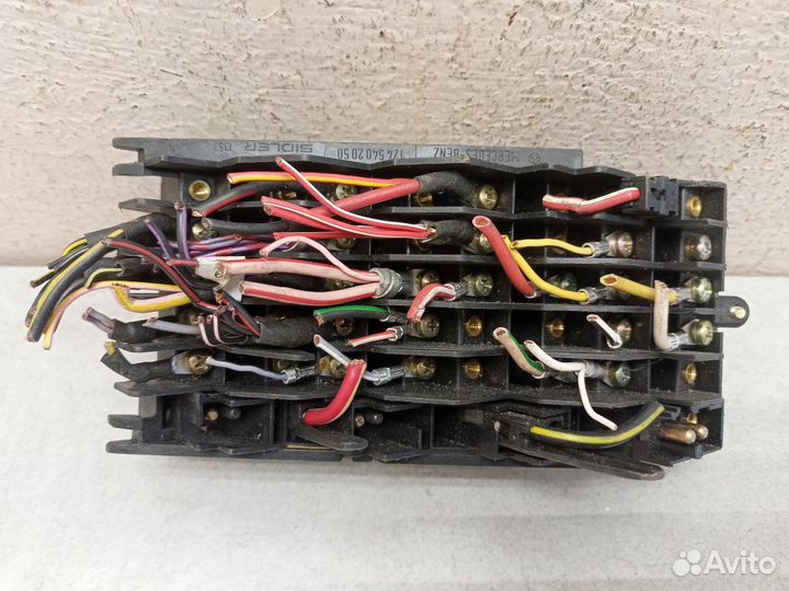 Блок предохранителей