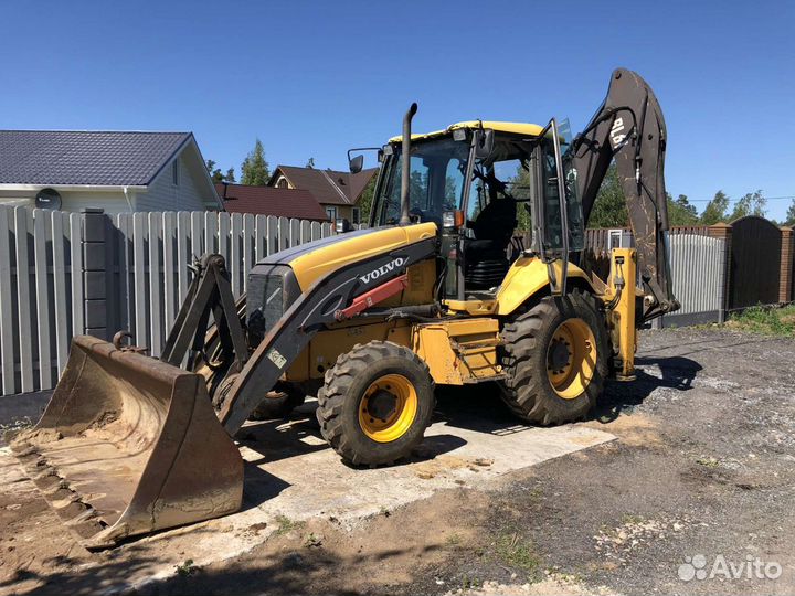 Экскаватор-погрузчик