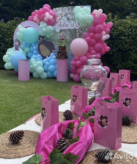 Фотозона, банеры арки оформление шарами