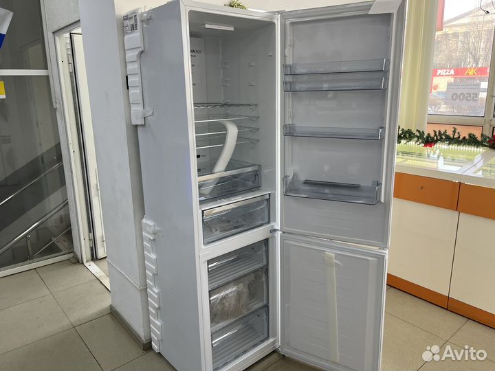 Холодильник Gorenje NRK 6202 AW4