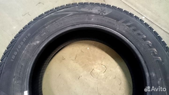 Viatti Brina V-521 215/55 R16 93T