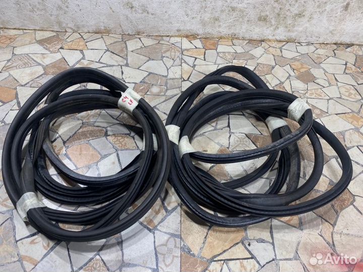 Уплотнительная резинка боковой двери Citroen C4